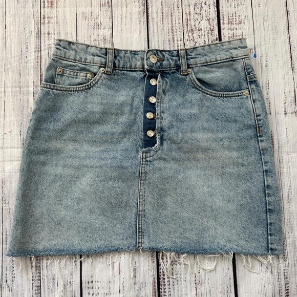 Zara denim skirt Size Medium Super Flattering - Picture 1 of 5